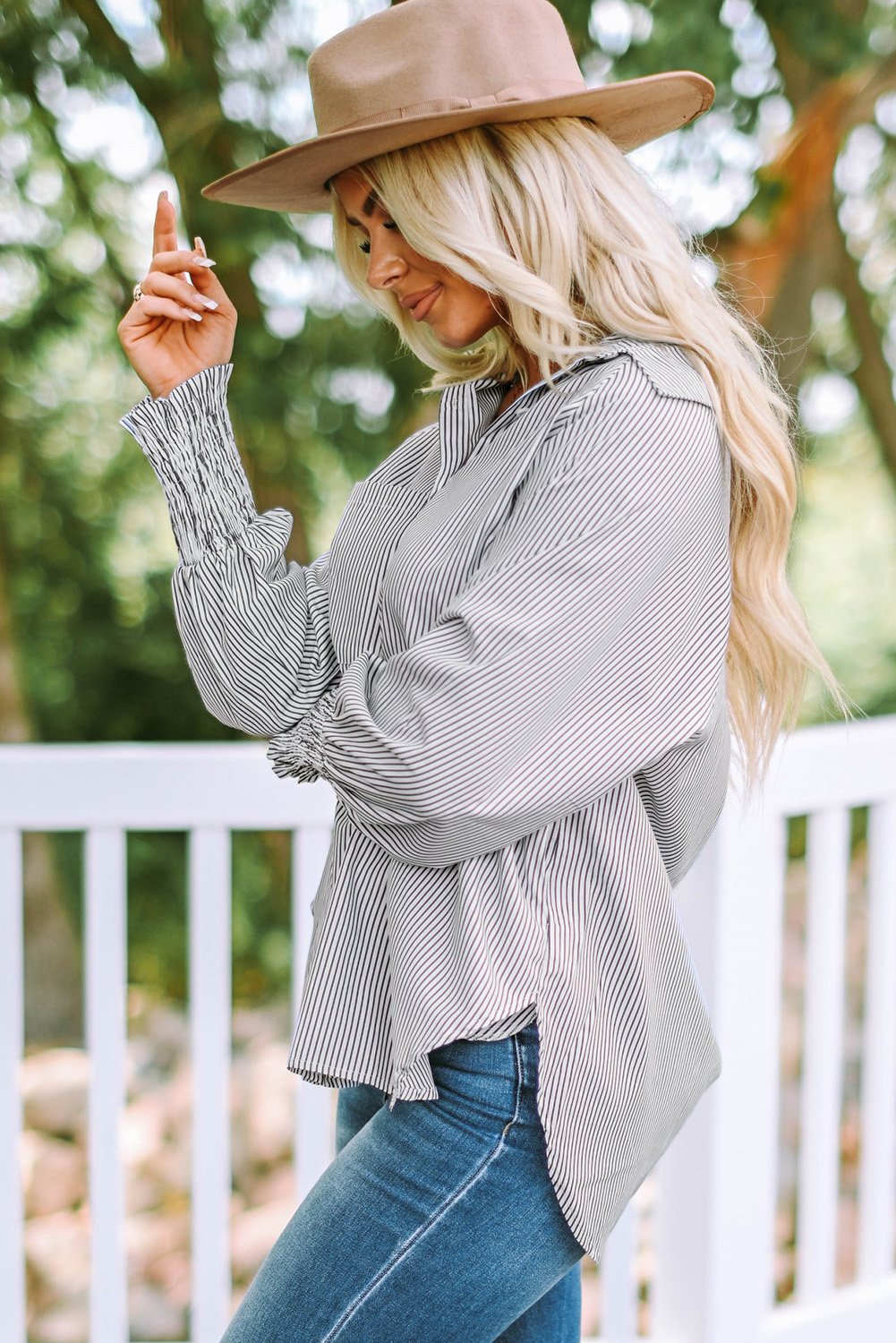 🔥Mid-length smocked shirt with striped lapel and oversized drawdown sleeves🏆️