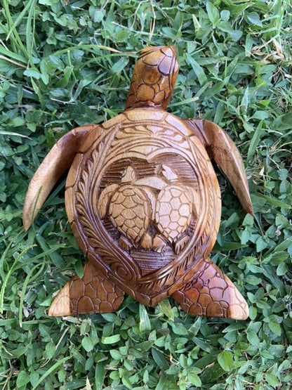 Hawaiian Turtle Woodcarving