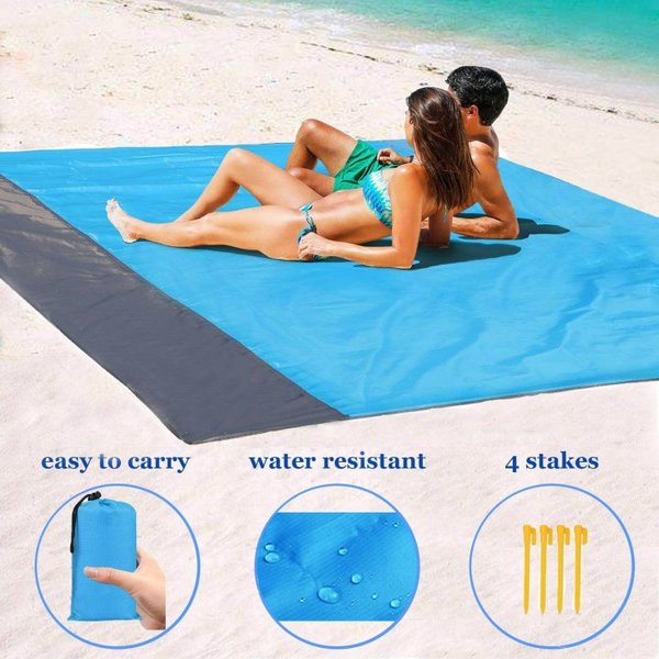 Lightweight sandless beach mat