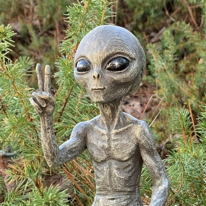 【Last Day 50% OFF】Outer space alien garden statue