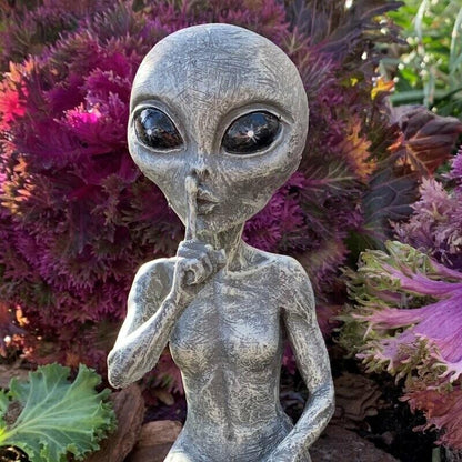 【Last Day 50% OFF】Outer space alien garden statue