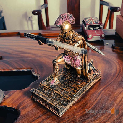 Roman commander statue desk decoration pen holder