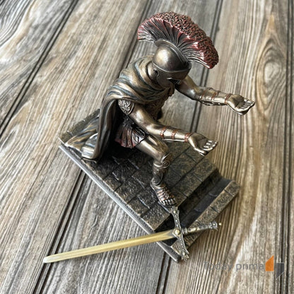 Roman commander statue desk decoration pen holder