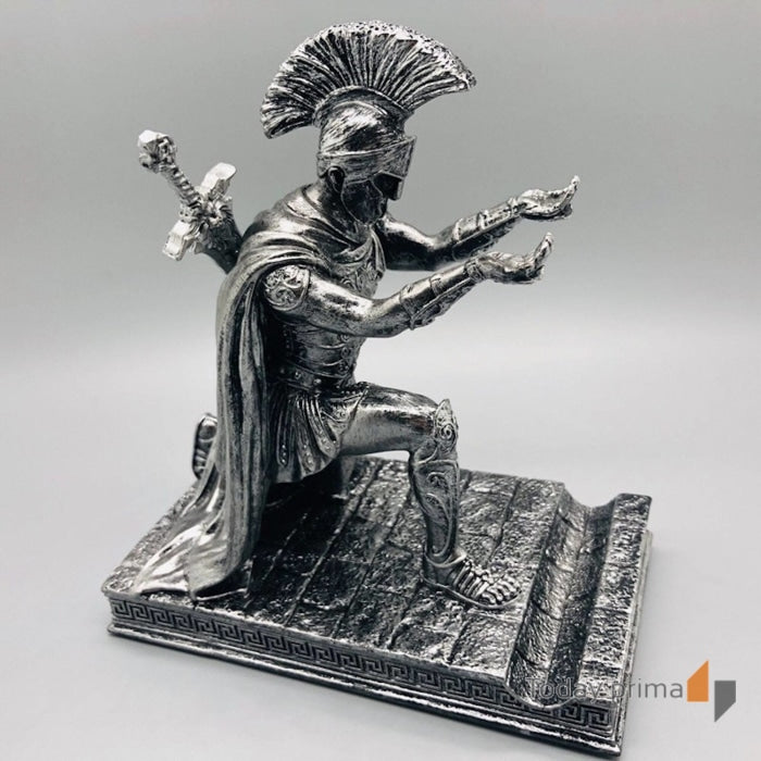 Roman commander statue desk decoration pen holder